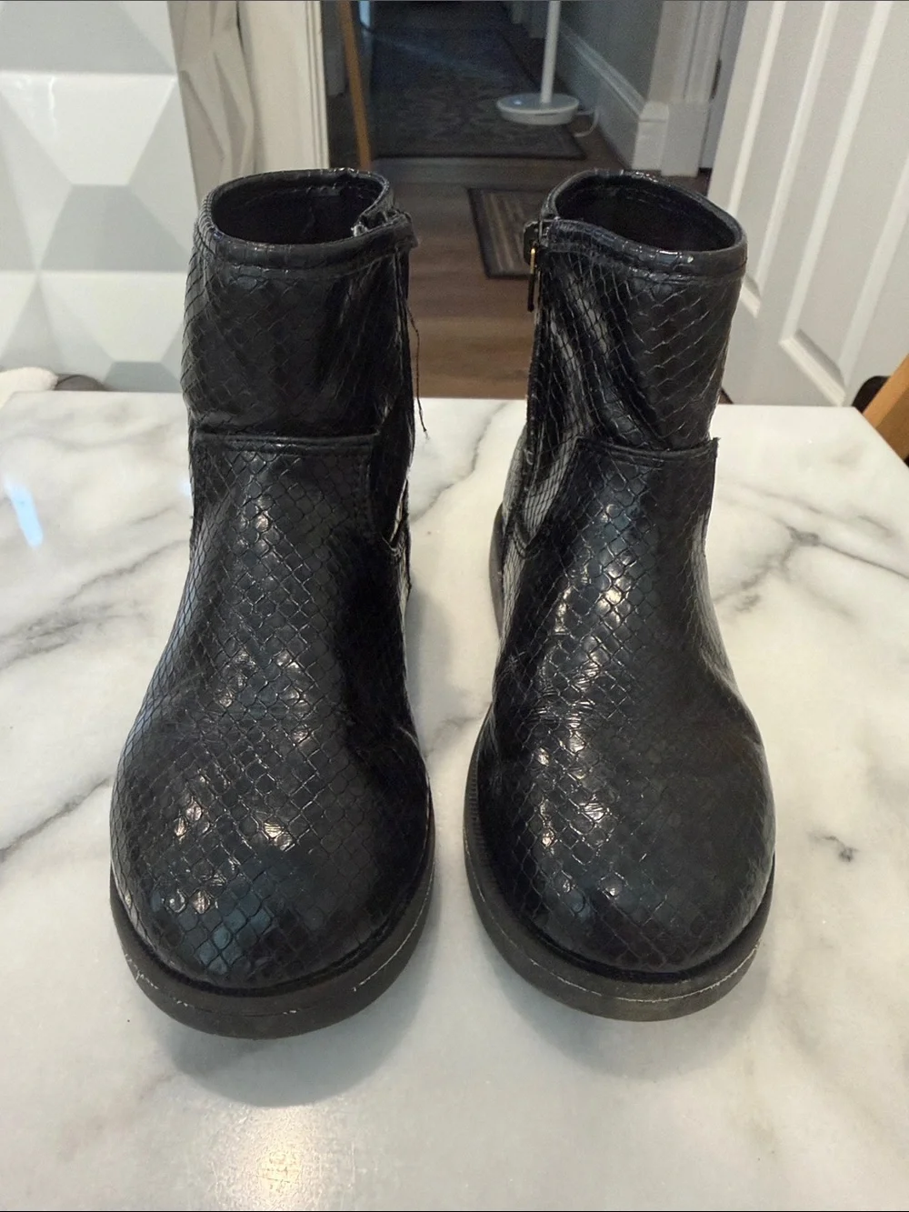 Zara TG Size 10 Black Croc Textured Ankle Boots